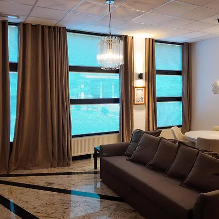 Luxury Simba C 斯玛杰克托莱塞